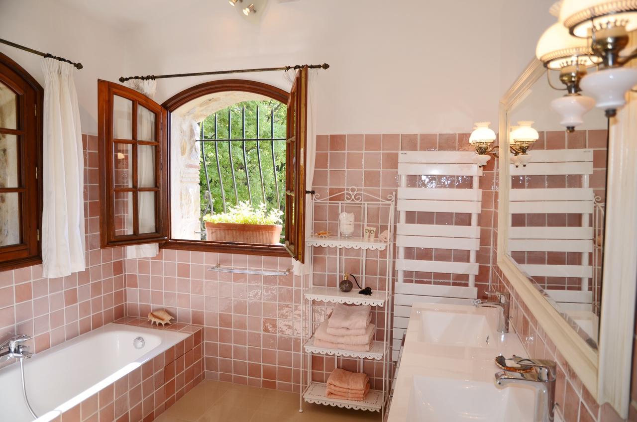 Bed and Breakfast La Bastide Des Pins Ванс Екстер'єр фото